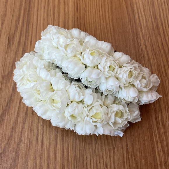 ❤️ Two Pikake Flower Hair Combs Adornment New - Picture 8 of 8